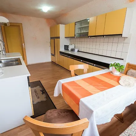 Apartment Carmen *